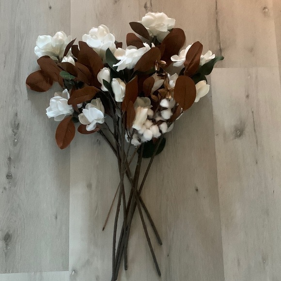 Magnolia 7 stems and one cotton‎ greenery tall home decor realistic - Picture 1 of 11